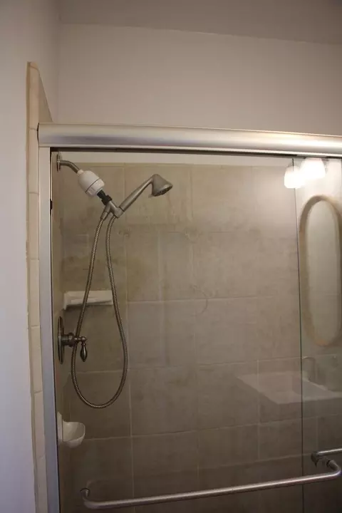 Bath - 6040 Constitution Way, Redding, CA 96003 photo 7 of 9