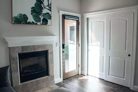 Entry Way - 6040 Constitution Way, Redding, CA 96003 photo 4 of 5
