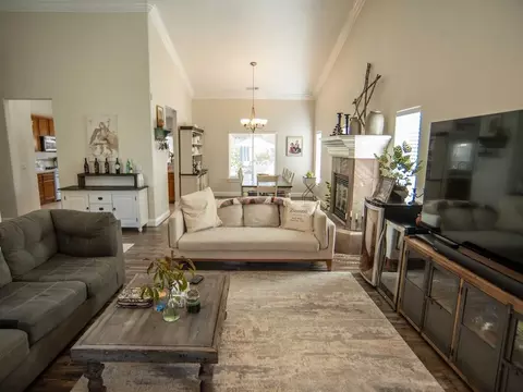 Living - 6040 Constitution Way, Redding, CA 96003 photo 3 of 4