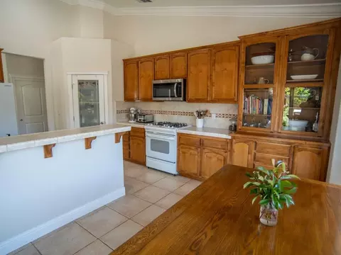Kitchen - 6040 Constitution Way, Redding, CA 96003 photo 4 of 5