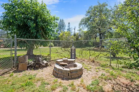 Exterior - 18526 Martin Way, Redding, CA 96003 photo 12 of 15