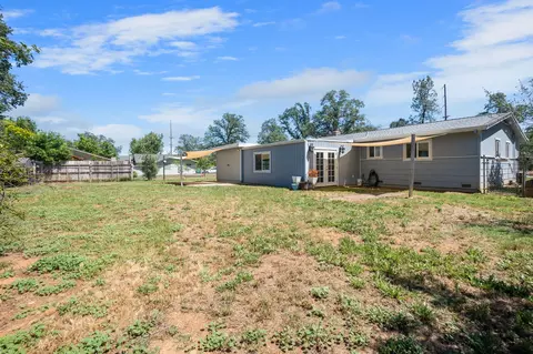 Exterior - 18526 Martin Way, Redding, CA 96003 photo 6 of 15