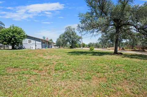 Exterior - 18526 Martin Way, Redding, CA 96003 photo 9 of 15