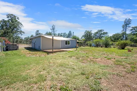Exterior - 18526 Martin Way, Redding, CA 96003 photo 4 of 15