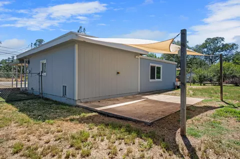 Exterior - 18526 Martin Way, Redding, CA 96003 photo 8 of 15
