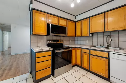 Kitchen - 18526 Martin Way, Redding, CA 96003 photo 1 of 3