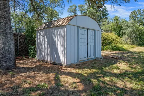 Exterior - 18526 Martin Way, Redding, CA 96003 photo 10 of 15