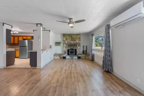 Living - 18526 Martin Way, Redding, CA 96003 photo 4 of 9