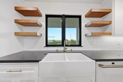 Kitchen - 22200 Salmon Pl, Red Bluff, CA 96080 photo 3 of 7