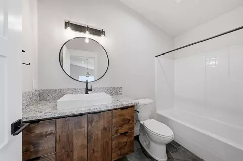 Bath - 22200 Salmon Pl, Red Bluff, CA 96080 photo 8 of 8