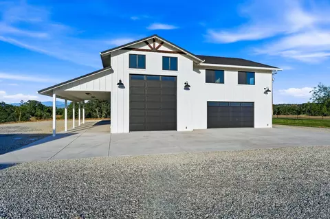 Exterior - 22200 Salmon Pl, Red Bluff, CA 96080 photo 4 of 8
