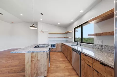 Kitchen - 22200 Salmon Pl, Red Bluff, CA 96080 photo 6 of 7