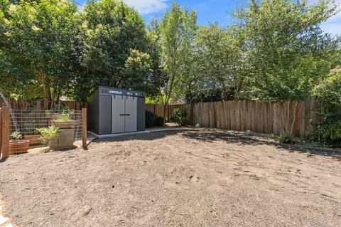 Exterior - 2109 Galaxy Way, Redding, CA 96002 photo 8 of 20