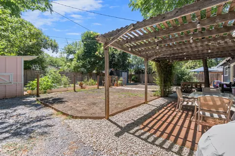 Exterior - 2109 Galaxy Way, Redding, CA 96002 photo 14 of 20