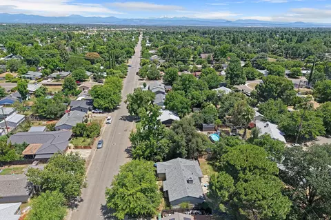 View/Area - 2109 Galaxy Way, Redding, CA 96002 photo 6 of 6