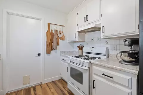 Kitchen - 2109 Galaxy Way, Redding, CA 96002 photo 2 of 2