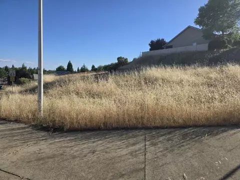 3106 Avington Way, Shasta Lake, CA 96019