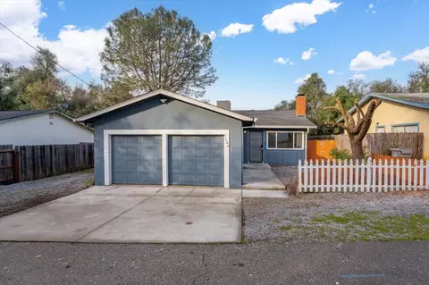 1156 Echo Rd, Redding, CA 96002