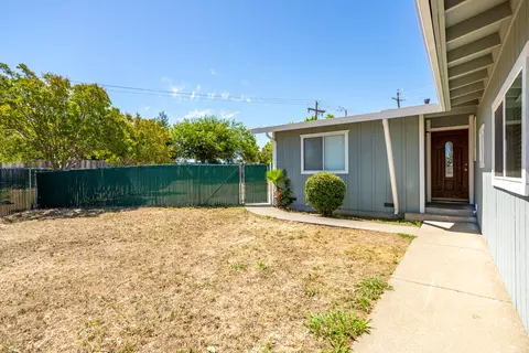 Exterior - 655 Wernmark Dr, Red Bluff, CA 96080 photo 4 of 7