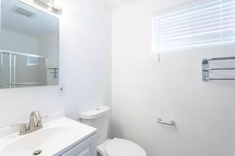 Bath - 655 Wernmark Dr, Red Bluff, CA 96080 photo 3 of 4