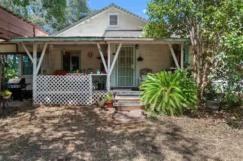 Exterior - 541 Hartnell Ave, Redding, CA 96002 photo 5 of 15