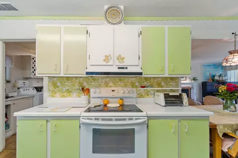 Kitchen - 541 Hartnell Ave, Redding, CA 96002 photo 4 of 4