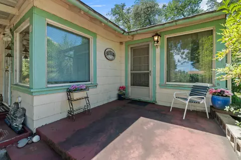Exterior - 541 Hartnell Ave, Redding, CA 96002 photo 1 of 15