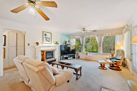 Living - 541 Hartnell Ave, Redding, CA 96002 photo 2 of 4