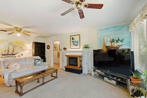 Living - 541 Hartnell Ave, Redding, CA 96002 photo 3 of 4