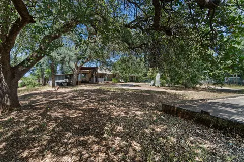 Exterior - 541 Hartnell Ave, Redding, CA 96002 photo 11 of 15