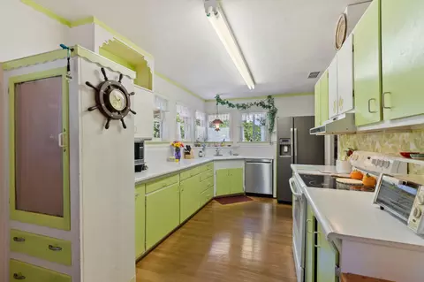 Kitchen - 541 Hartnell Ave, Redding, CA 96002 photo 1 of 4