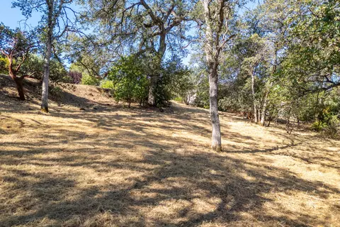 866 Pioneer Dr, Redding, CA 96001 photo 8