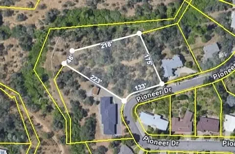 866 Pioneer Dr, Redding, CA 96001 photo 6