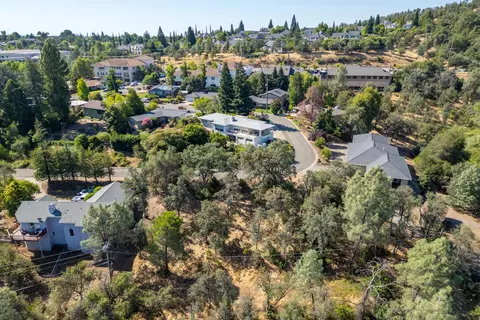 866 Pioneer Dr, Redding, CA 96001 photo 6