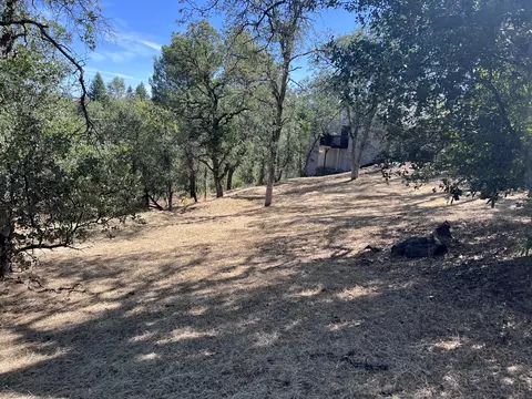 866 Pioneer Dr, Redding, CA 96001 photo 4