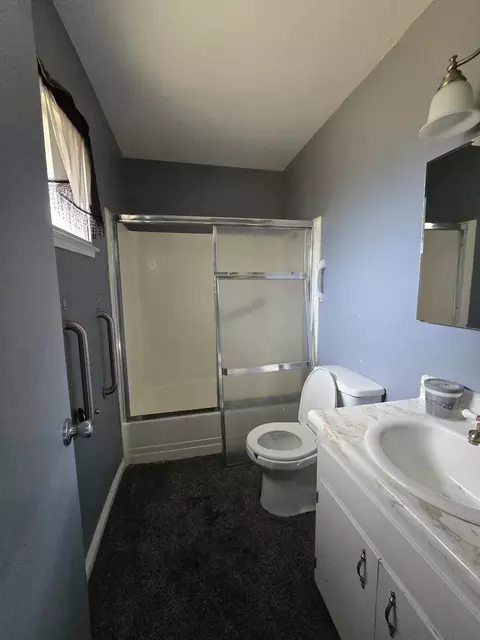 Bath - 2803 Larkspur Ln, Redding, CA 96002 photo 2 of 2
