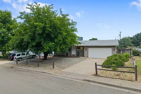Exterior - 1289 Hemlock Ave, Anderson, CA 96007 photo 5 of 5