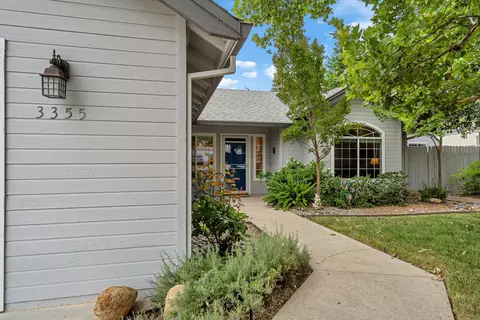 Exterior - 3355 Landmark Ct, Redding, CA 96003 photo 3 of 13