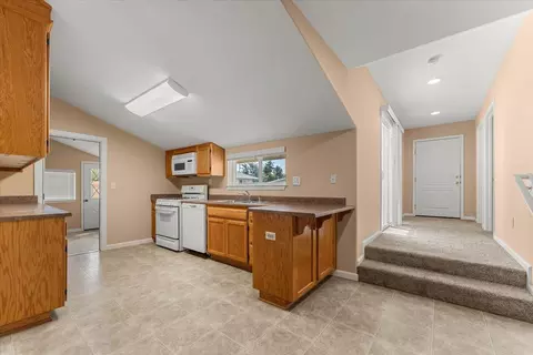Entry Way - 5 Gurnsey Ave, Red Bluff, CA 96080 photo 2 of 2