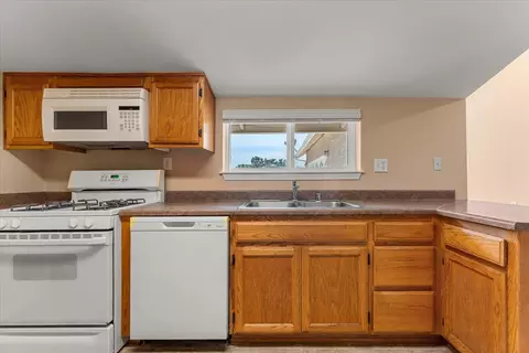 Kitchen - 5 Gurnsey Ave, Red Bluff, CA 96080 photo 2 of 3