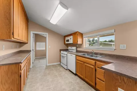 Kitchen - 5 Gurnsey Ave, Red Bluff, CA 96080 photo 1 of 3