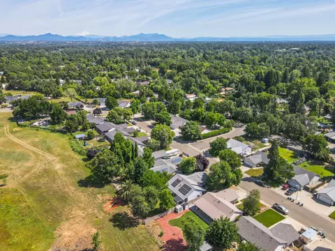 View/Area - 5512 Mill Pond Ln, Redding, CA 96001 photo 5 of 7