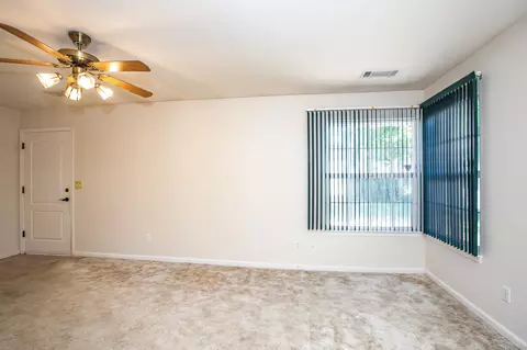 Living - 5512 Mill Pond Ln, Redding, CA 96001 photo 7 of 7