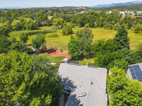 View/Area - 5512 Mill Pond Ln, Redding, CA 96001 photo 3 of 7