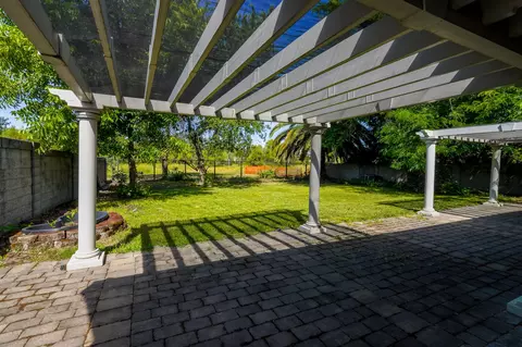 Exterior - 5512 Mill Pond Ln, Redding, CA 96001 photo 7 of 11