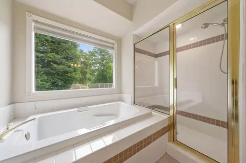Bath - 3953 Eagle Pkwy, Redding, CA 96001 photo 2 of 3