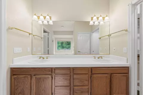Bath - 3953 Eagle Pkwy, Redding, CA 96001 photo 1 of 3