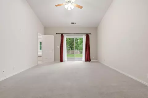 Bedroom - 3953 Eagle Pkwy, Redding, CA 96001 photo 1 of 8