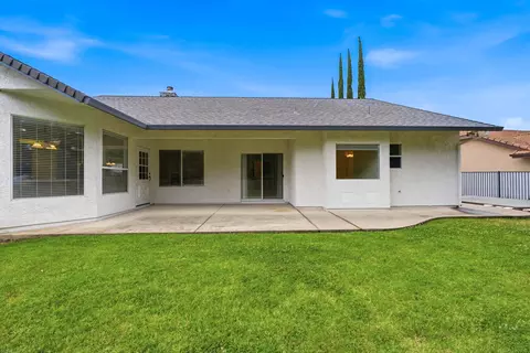 Exterior - 3953 Eagle Pkwy, Redding, CA 96001 photo 5 of 9