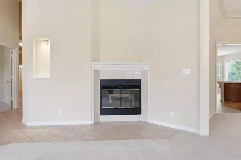 Living - 3953 Eagle Pkwy, Redding, CA 96001 photo 3 of 10